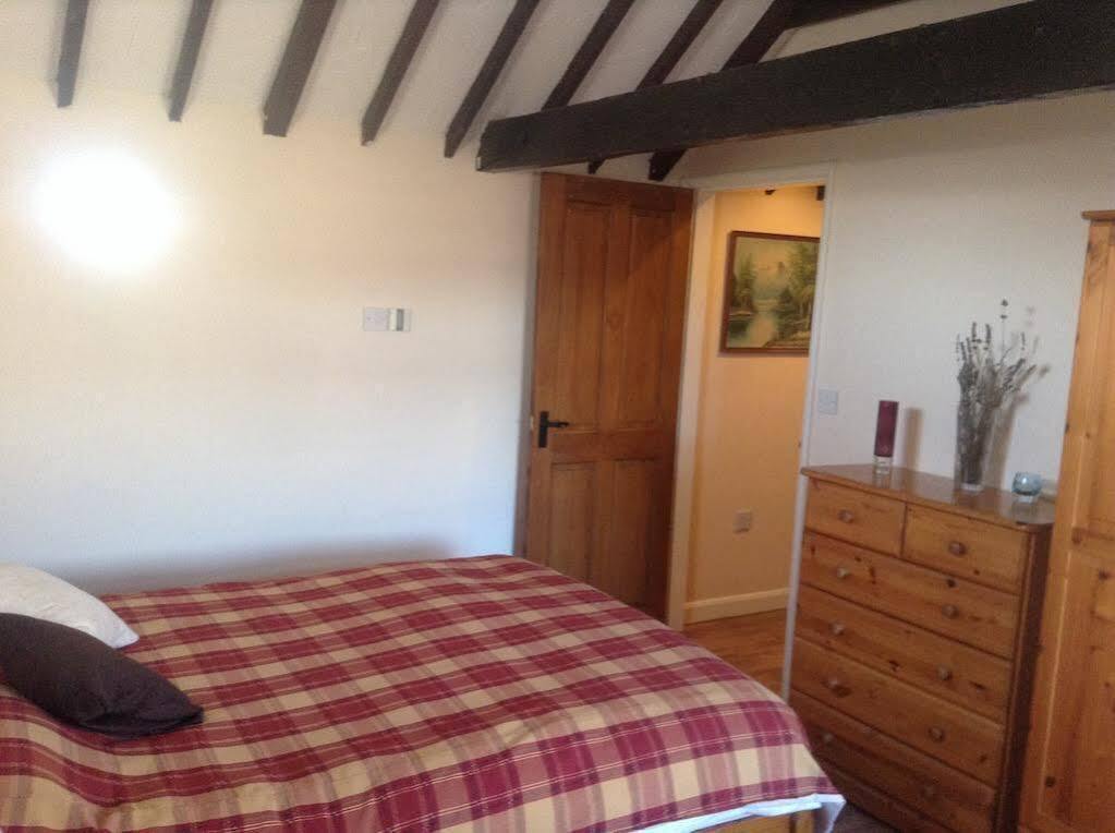 The Lincolnshire Poacher Inn Metheringham Exterior foto